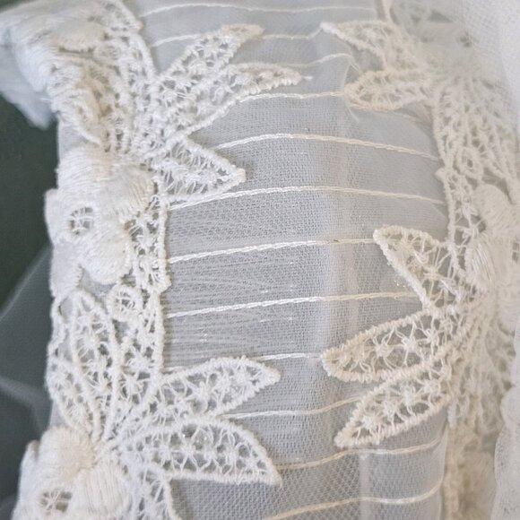 1940s 50s Juliet Cap Veil Crochet Floral Lace Wired For Updo White 4 Layer Tulle main image 4